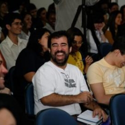 Clóvis Barros fez os alunos rirem com suas colocações irônicas, porém pertinentes, sobre a moral  