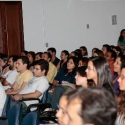 Público permaneceu na palestra até o fim