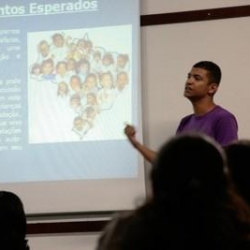 Trabalho também expôs a ãdoção por casais homossexuais